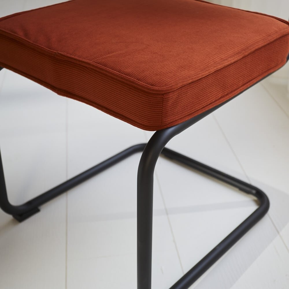 Rib chair rust